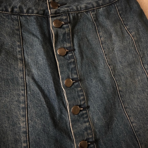 Button up skirt - Picture 2 of 3